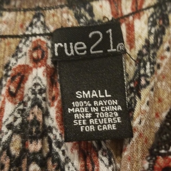 COPY - Super cute romper - Picture 3 of 3